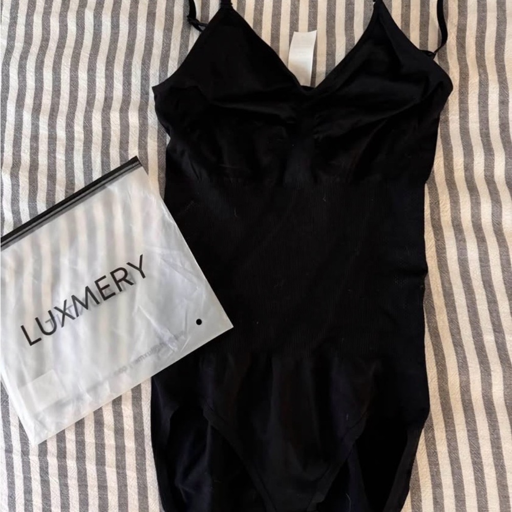 Luxmery Size M/L Black Sculpting Shaping Bodysuit - Women's Seamless Shapewear